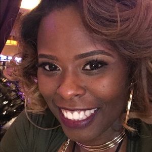 Meet your Posher, Tonya